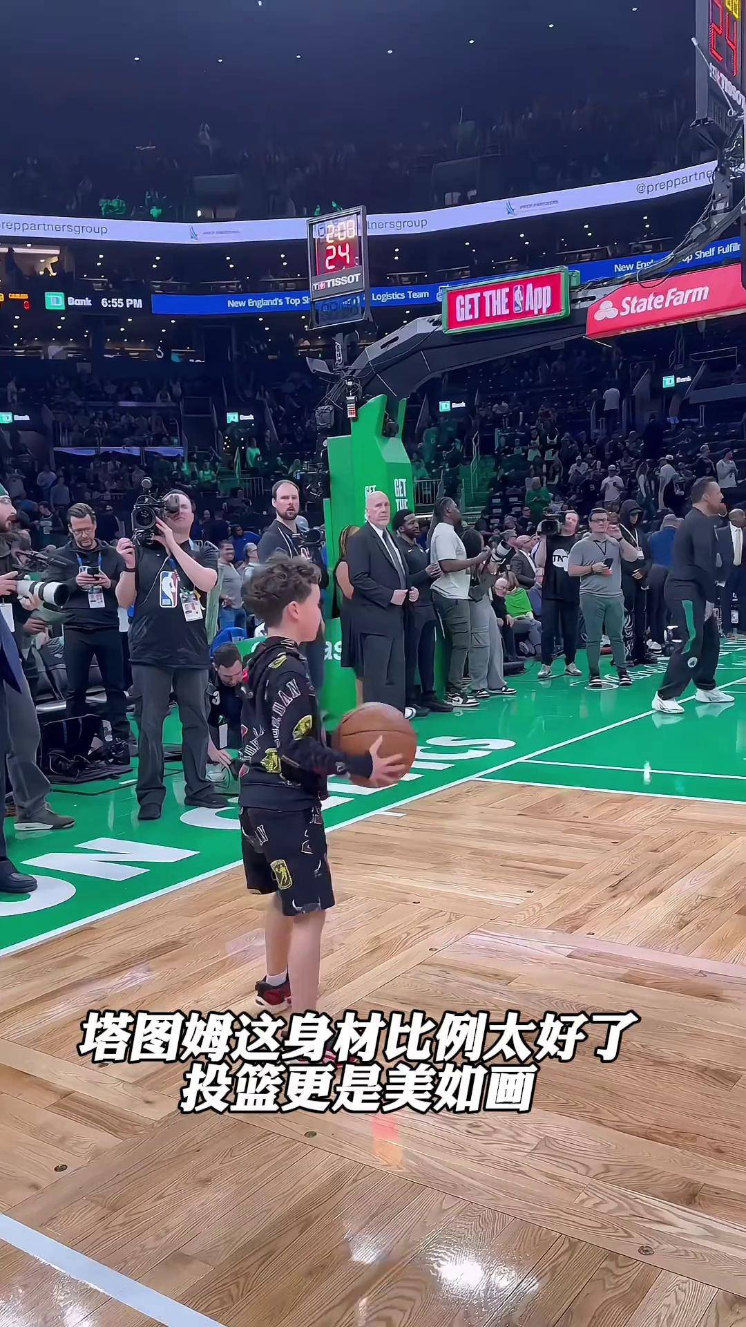 塔图姆新星大比分领先表现惊艳，篮网未来可期！的简单介绍